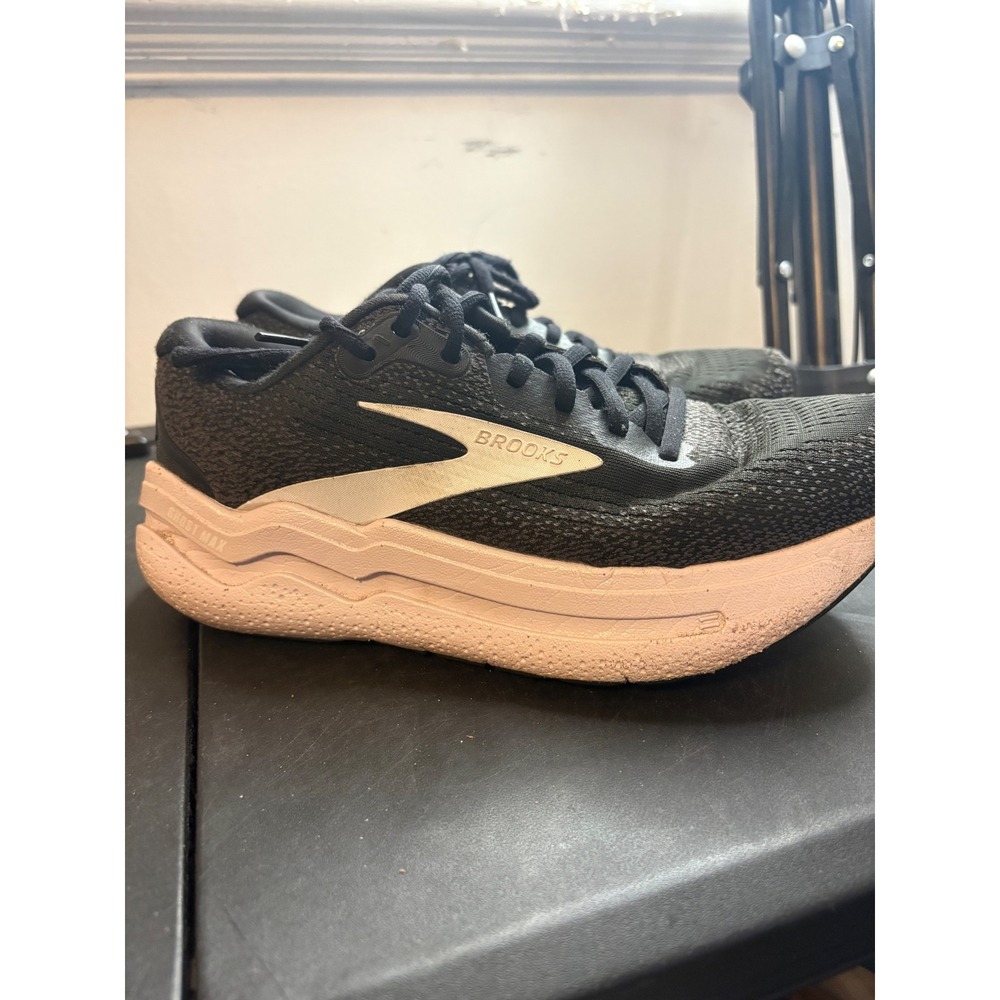 Brooks Ghost Max Womens Running Shoes Black White 1204201B077 Size 8